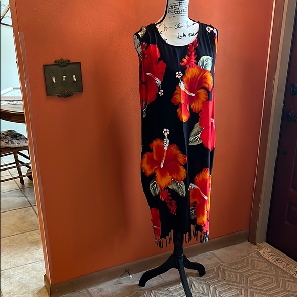 Dresses & Skirts - Floral Sleeveless Dress - Black and Red